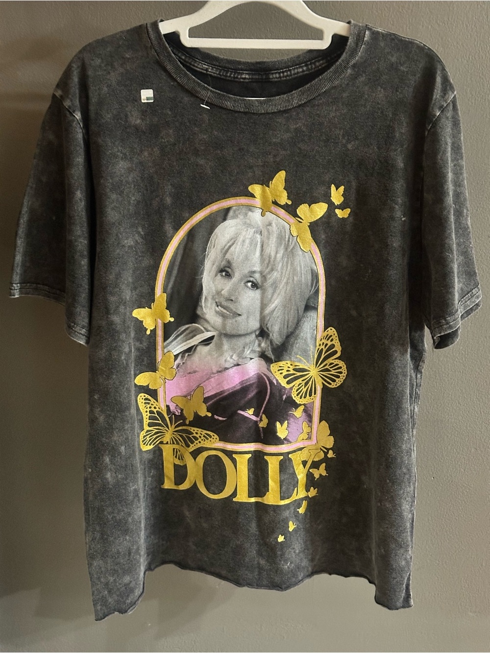 DOLLY GRAPHIC T-SHIRT